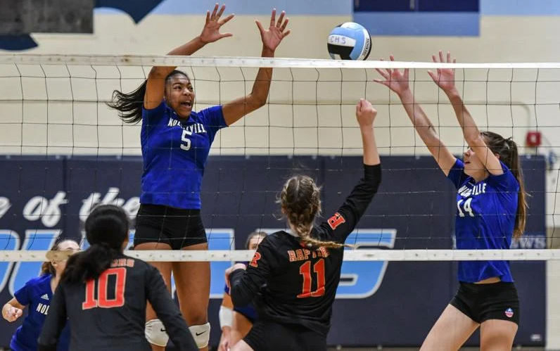 Volleyball Falls in District Semifinal